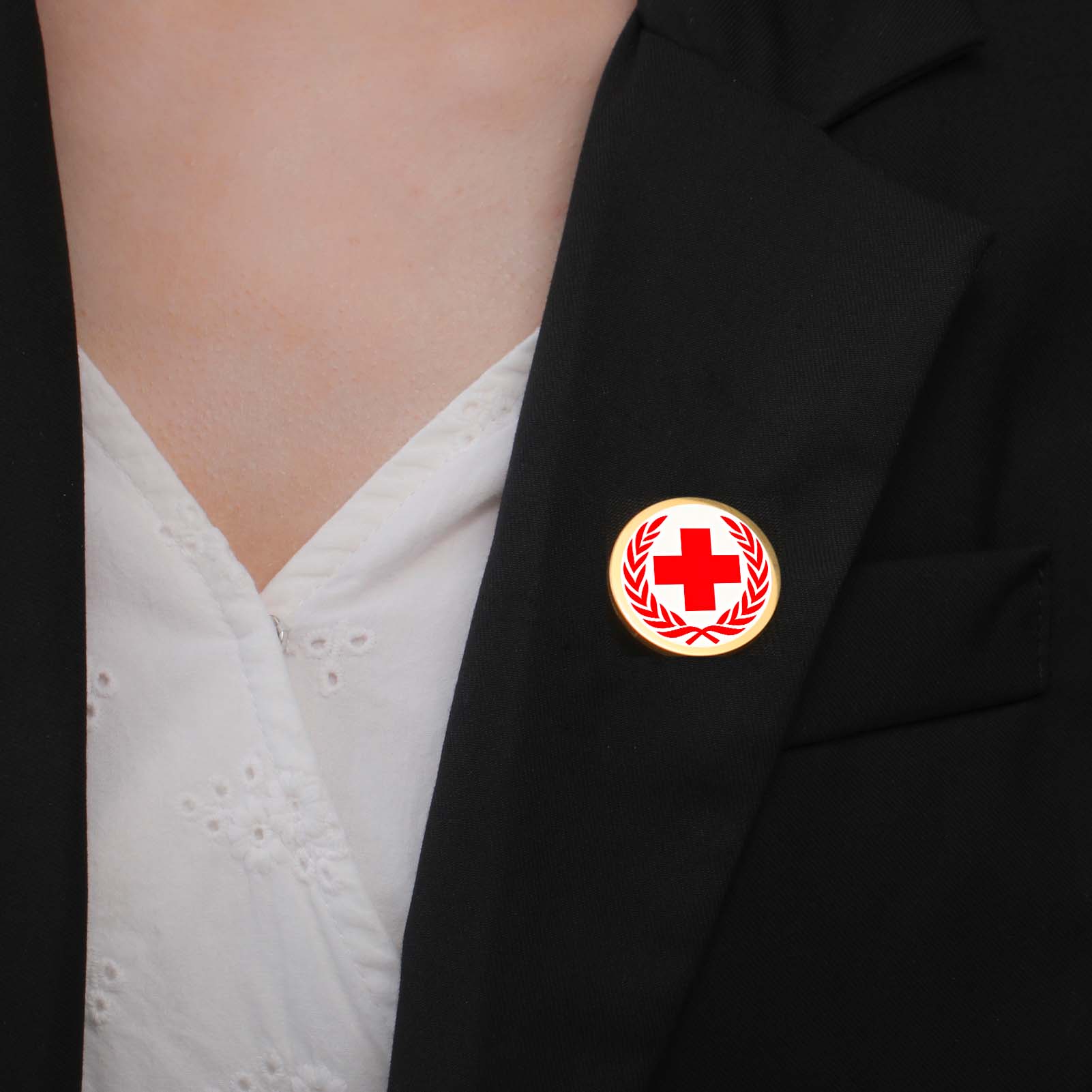 Print Demand Photo Tag Persona - Tuxedo Lapel Pin recension och pris