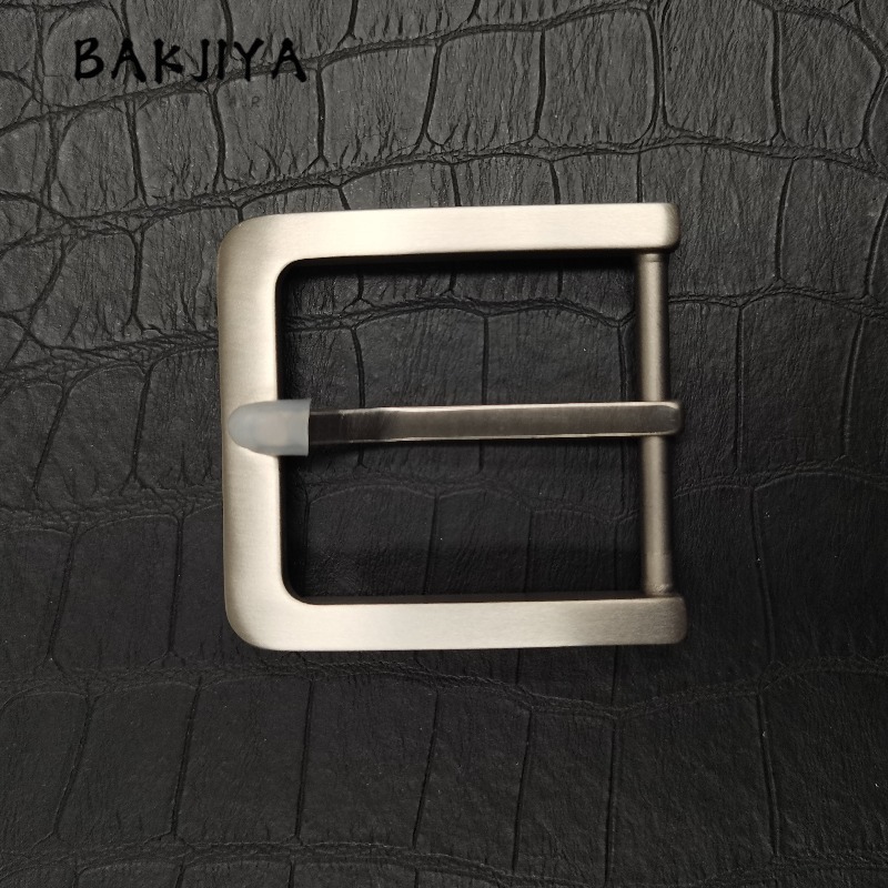 TA1 Pure Titanium Buckle Rustp - Tuxedo Lapel Pin recension och pris