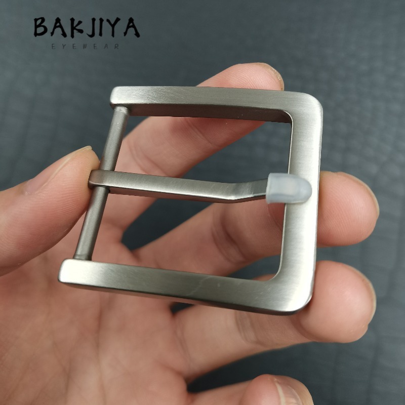 TA1 Pure Titanium Buckle Rustp - Tuxedo Lapel Pin recension och pris