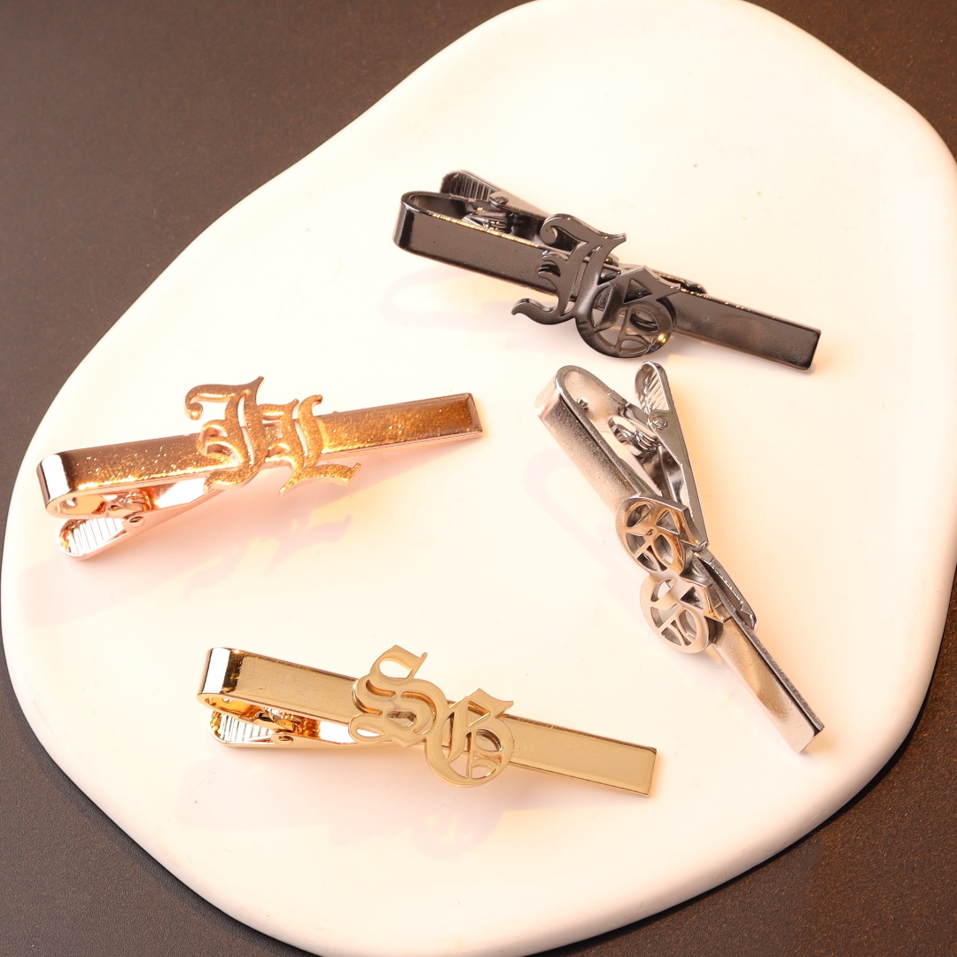 Custom Name Initials Tie Clip  - Tuxedo Lapel Pin recension och pris